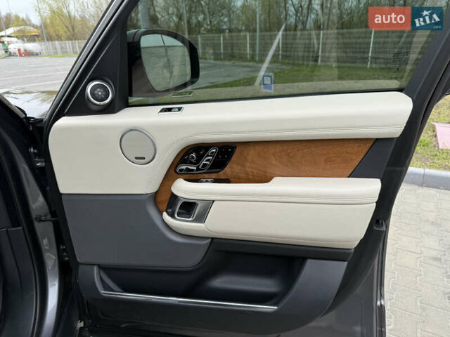 Серый Ленд Ровер Рендж Ровер, объемом двигателя 2.99 л и пробегом 61 тыс. км за 63000 $, фото 16 на Automoto.ua