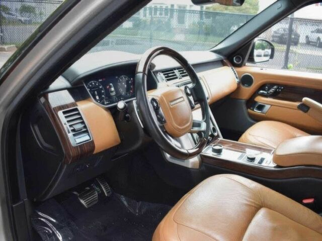 Серый Ленд Ровер Рендж Ровер, объемом двигателя 5 л и пробегом 30 тыс. км за 12000 $, фото 8 на Automoto.ua