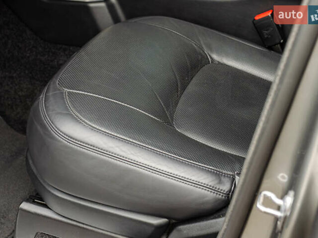 Серый Ленд Ровер Рендж Ровер, объемом двигателя 2.99 л и пробегом 185 тыс. км за 53500 $, фото 32 на Automoto.ua