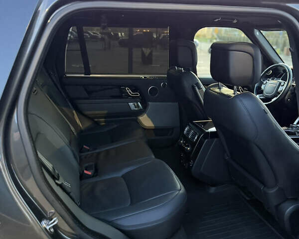 Серый Ленд Ровер Рендж Ровер, объемом двигателя 5 л и пробегом 150 тыс. км за 70000 $, фото 32 на Automoto.ua