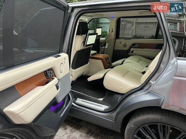 Сірий Ленд Ровер Рендж Ровер, об'ємом двигуна 5 л та пробігом 132 тис. км за 59900 $, фото 24 на Automoto.ua