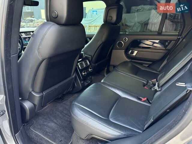 Ленд Ровер Рендж Ровер 2018 у Києві на Automoto.ua Сірий Ленд Ровер Рендж Ровер, об'ємом двигуна 3 л та пробігом 167 тис. км за 53000 $, фото 34 на Automoto.ua