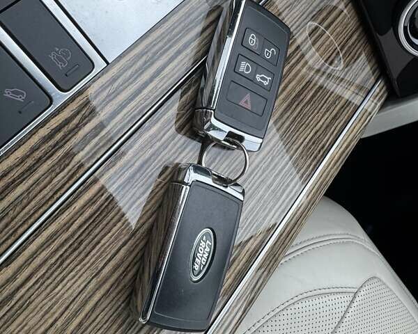 Серый Ленд Ровер Рендж Ровер, объемом двигателя 3 л и пробегом 161 тыс. км за 51900 $, фото 1 на Automoto.ua