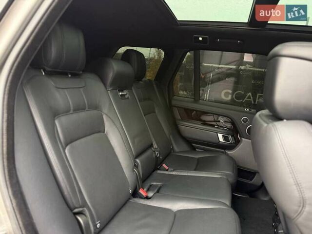 Ленд Ровер Рендж Ровер 2018 в Киеве на Automoto.ua Серый Ленд Ровер Рендж Ровер, объемом двигателя 2.99 л и пробегом 180 тыс. км за 56000 $, фото 26 на Automoto.ua