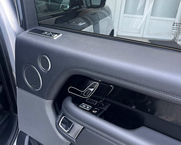 Серый Ленд Ровер Рендж Ровер, объемом двигателя 3 л и пробегом 79 тыс. км за 61500 $, фото 24 на Automoto.ua