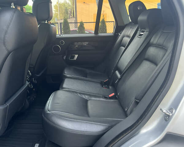 Серый Ленд Ровер Рендж Ровер, объемом двигателя 3 л и пробегом 79 тыс. км за 61500 $, фото 17 на Automoto.ua