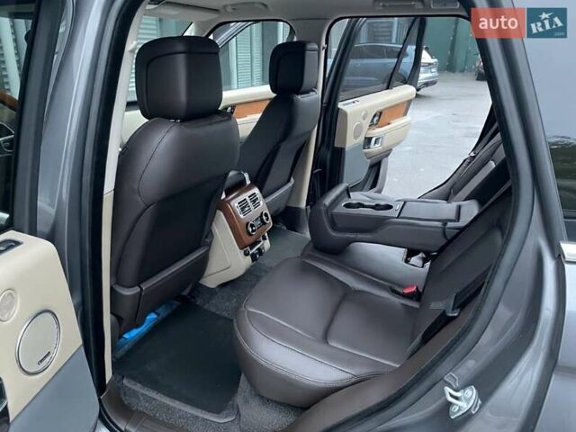 Серый Ленд Ровер Рендж Ровер, объемом двигателя 2.99 л и пробегом 55 тыс. км за 83000 $, фото 24 на Automoto.ua