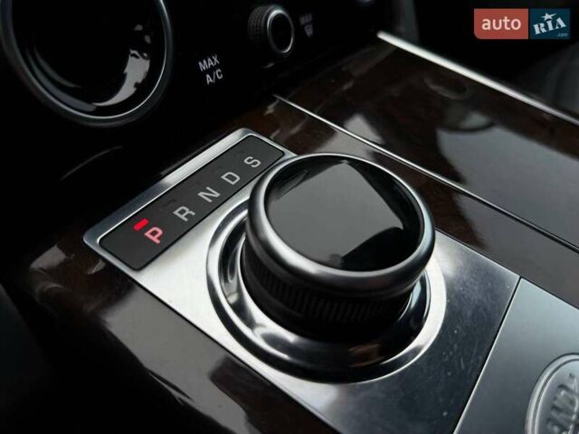 Ленд Ровер Рендж Ровер 2018 в Киеве на Automoto.ua Серый Ленд Ровер Рендж Ровер, объемом двигателя 2.99 л и пробегом 180 тыс. км за 56000 $, фото 24 на Automoto.ua