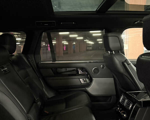 Сірий Ленд Ровер Рендж Ровер, об'ємом двигуна 5 л та пробігом 154 тис. км за 67900 $, фото 24 на Automoto.ua