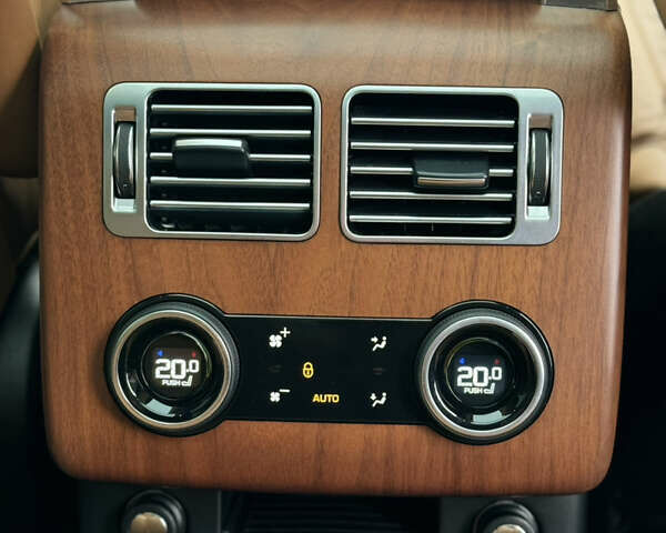 Сірий Ленд Ровер Рендж Ровер, об'ємом двигуна 4.37 л та пробігом 242 тис. км за 54900 $, фото 14 на Automoto.ua