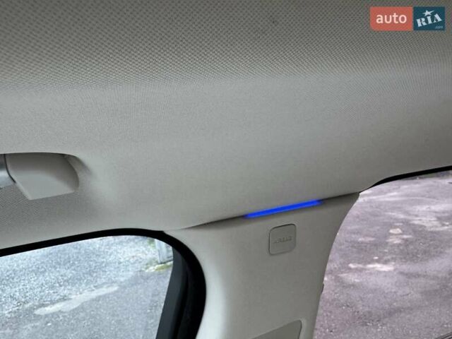 Серый Ленд Ровер Рендж Ровер, объемом двигателя 3 л и пробегом 161 тыс. км за 51900 $, фото 104 на Automoto.ua