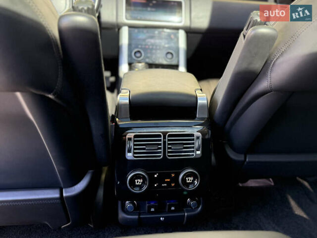 Сірий Ленд Ровер Рендж Ровер, об'ємом двигуна 3 л та пробігом 180 тис. км за 46500 $, фото 62 на Automoto.ua