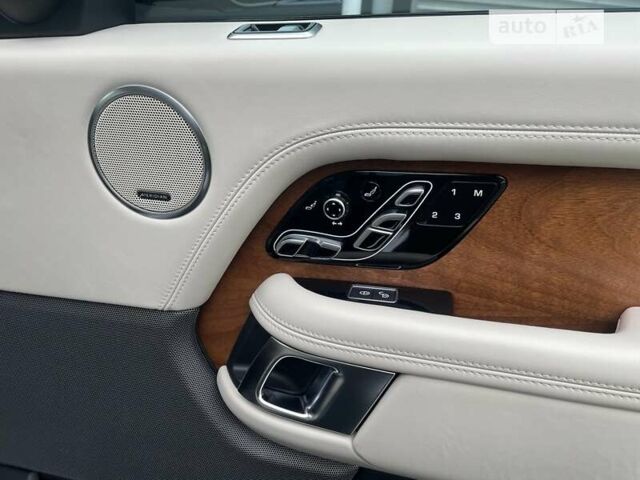 Ленд Ровер Рендж Ровер 2018 в Киеве на Automoto.ua Серый Ленд Ровер Рендж Ровер, объемом двигателя 3 л и пробегом 62 тыс. км за 74900 $, фото 49 на Automoto.ua