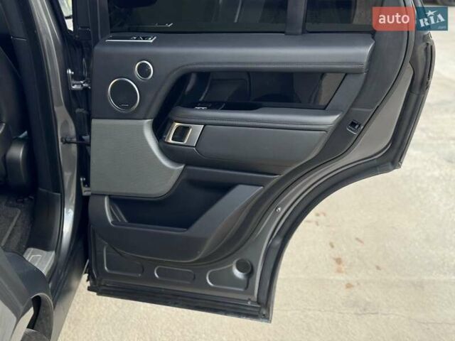 Ленд Ровер Рендж Ровер 2018 у Києві на Automoto.ua Сірий Ленд Ровер Рендж Ровер, об'ємом двигуна 3 л та пробігом 167 тис. км за 53000 $, фото 32 на Automoto.ua