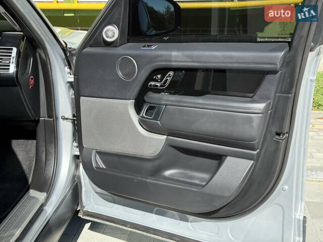 Сірий Ленд Ровер Рендж Ровер, об'ємом двигуна 3 л та пробігом 180 тис. км за 46500 $, фото 51 на Automoto.ua