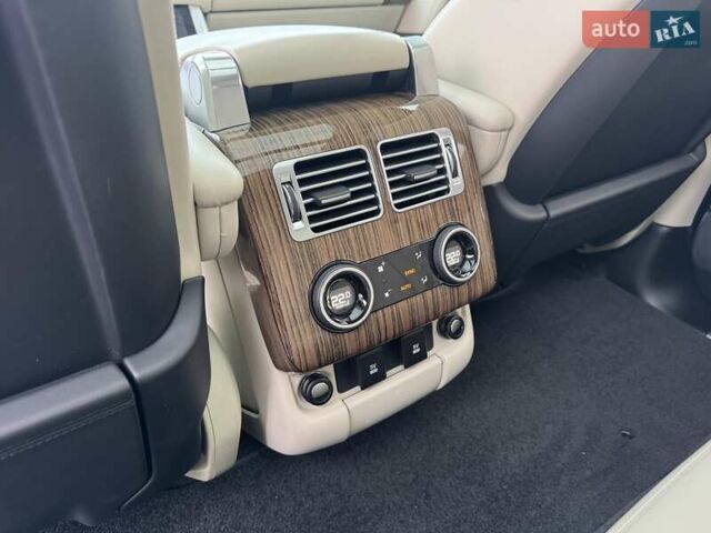 Серый Ленд Ровер Рендж Ровер, объемом двигателя 3 л и пробегом 161 тыс. км за 51900 $, фото 74 на Automoto.ua