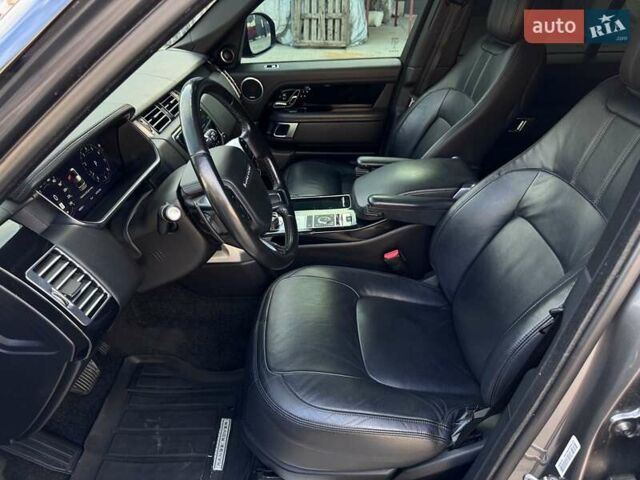 Ленд Ровер Рендж Ровер 2018 у Києві на Automoto.ua Сірий Ленд Ровер Рендж Ровер, об'ємом двигуна 3 л та пробігом 167 тис. км за 53000 $, фото 37 на Automoto.ua