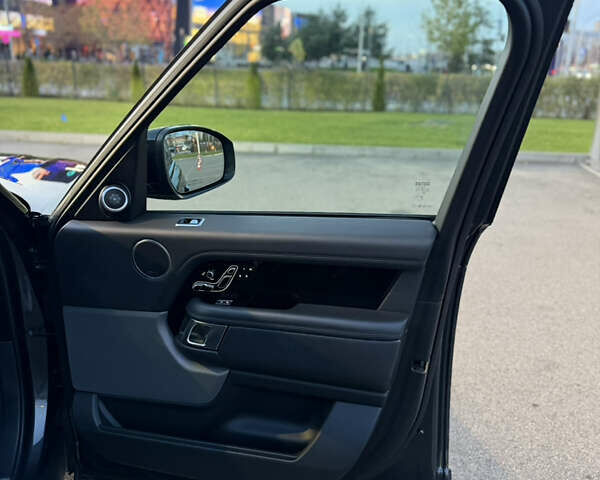 Серый Ленд Ровер Рендж Ровер, объемом двигателя 5 л и пробегом 150 тыс. км за 70000 $, фото 28 на Automoto.ua