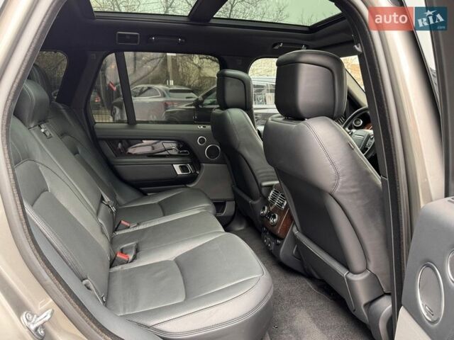 Серый Ленд Ровер Рендж Ровер, объемом двигателя 2.99 л и пробегом 186 тыс. км за 52900 $, фото 12 на Automoto.ua