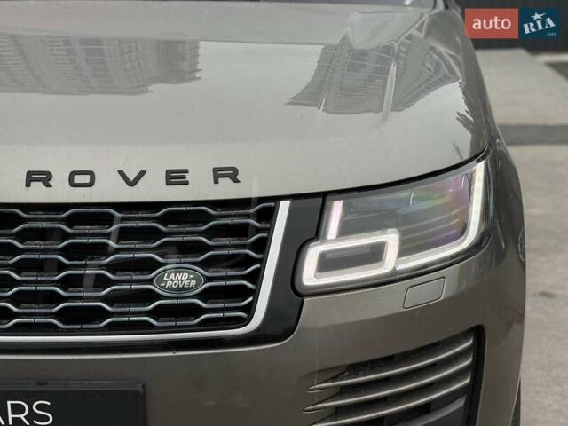 Ленд Ровер Рендж Ровер 2018 в Киеве на Automoto.ua Серый Ленд Ровер Рендж Ровер, объемом двигателя 2.99 л и пробегом 180 тыс. км за 56000 $, фото 7 на Automoto.ua
