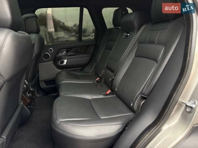 Ленд Ровер Рендж Ровер 2018 в Киеве на Automoto.ua Серый Ленд Ровер Рендж Ровер, объемом двигателя 2.99 л и пробегом 180 тыс. км за 56000 $, фото 25 на Automoto.ua