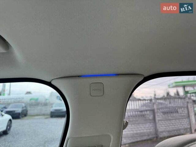 Серый Ленд Ровер Рендж Ровер, объемом двигателя 3 л и пробегом 161 тыс. км за 51900 $, фото 105 на Automoto.ua