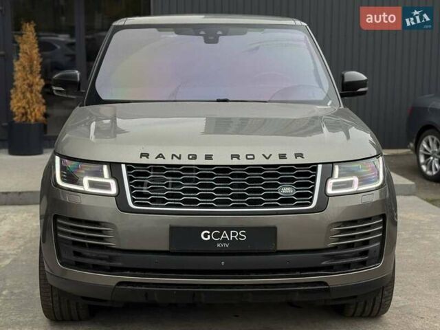 Ленд Ровер Рендж Ровер 2018 в Киеве на Automoto.ua Серый Ленд Ровер Рендж Ровер, объемом двигателя 2.99 л и пробегом 180 тыс. км за 56000 $, фото 1 на Automoto.ua
