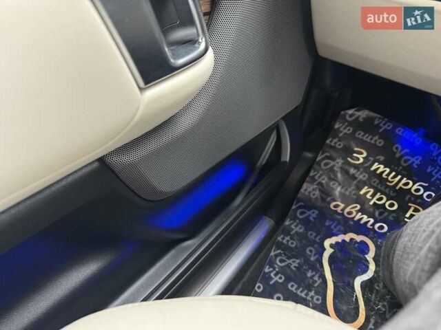 Серый Ленд Ровер Рендж Ровер, объемом двигателя 3 л и пробегом 161 тыс. км за 51900 $, фото 102 на Automoto.ua