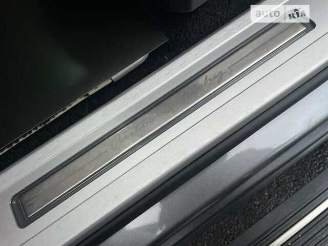 Ленд Ровер Рендж Ровер 2018 в Киеве на Automoto.ua Серый Ленд Ровер Рендж Ровер, объемом двигателя 3 л и пробегом 62 тыс. км за 74900 $, фото 80 на Automoto.ua