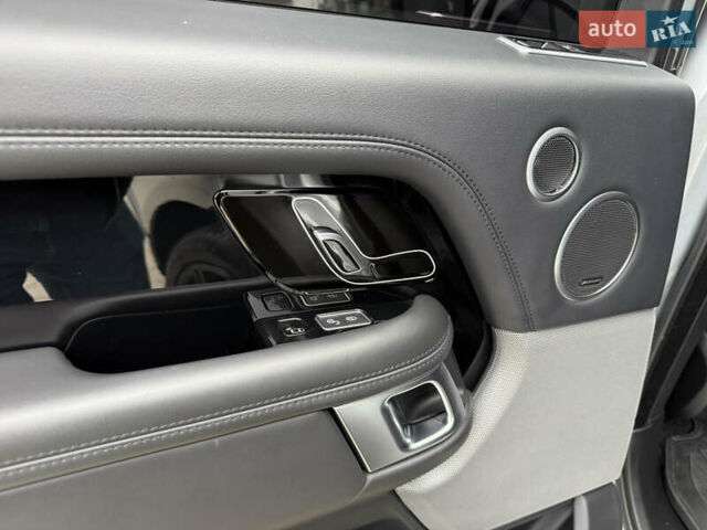 Серый Ленд Ровер Рендж Ровер, объемом двигателя 3 л и пробегом 180 тыс. км за 45999 $, фото 30 на Automoto.ua