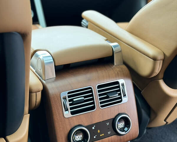 Сірий Ленд Ровер Рендж Ровер, об'ємом двигуна 4.37 л та пробігом 242 тис. км за 54900 $, фото 13 на Automoto.ua