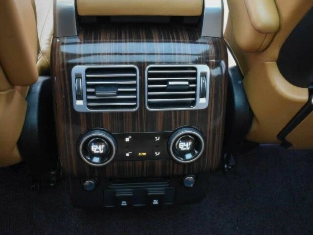 Серый Ленд Ровер Рендж Ровер, объемом двигателя 5 л и пробегом 30 тыс. км за 12000 $, фото 13 на Automoto.ua