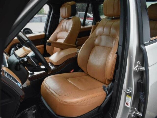 Серый Ленд Ровер Рендж Ровер, объемом двигателя 5 л и пробегом 30 тыс. км за 12000 $, фото 7 на Automoto.ua