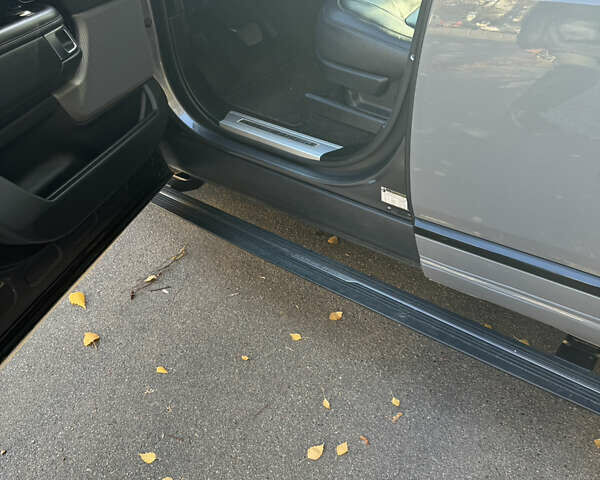 Серый Ленд Ровер Рендж Ровер, объемом двигателя 5 л и пробегом 75 тыс. км за 63000 $, фото 1 на Automoto.ua