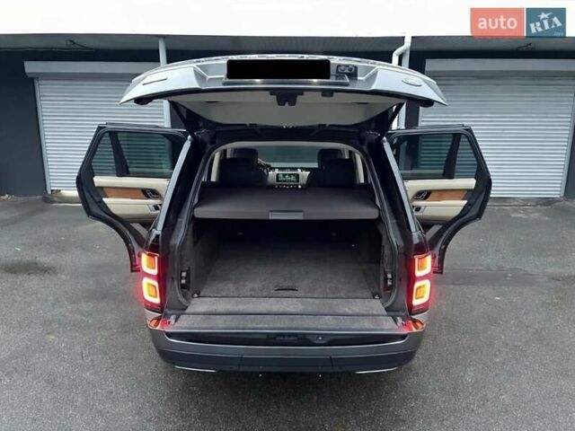 Серый Ленд Ровер Рендж Ровер, объемом двигателя 2.99 л и пробегом 55 тыс. км за 83000 $, фото 8 на Automoto.ua