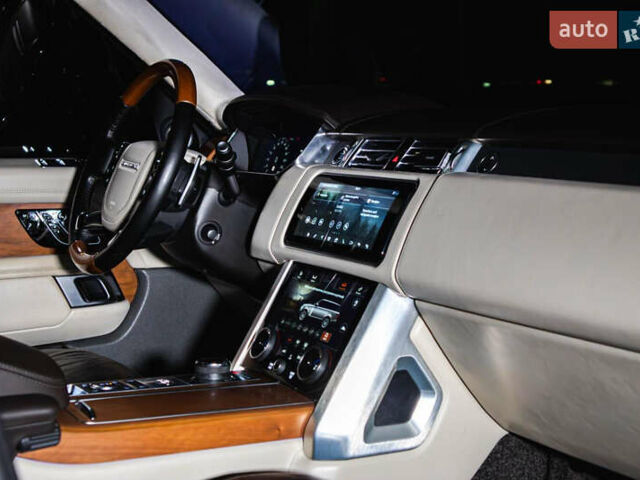 Сірий Ленд Ровер Рендж Ровер, об'ємом двигуна 4.4 л та пробігом 110 тис. км за 78800 $, фото 25 на Automoto.ua