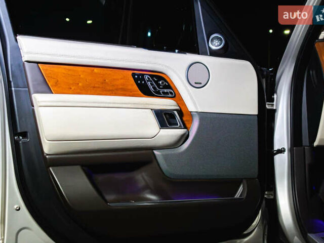 Сірий Ленд Ровер Рендж Ровер, об'ємом двигуна 4.4 л та пробігом 110 тис. км за 78800 $, фото 19 на Automoto.ua