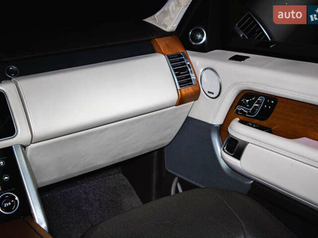 Сірий Ленд Ровер Рендж Ровер, об'ємом двигуна 4.4 л та пробігом 110 тис. км за 78800 $, фото 18 на Automoto.ua