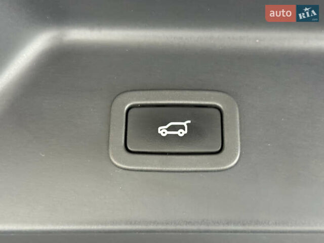 Серый Ленд Ровер Рендж Ровер, объемом двигателя 4.4 л и пробегом 183 тыс. км за 64000 $, фото 28 на Automoto.ua