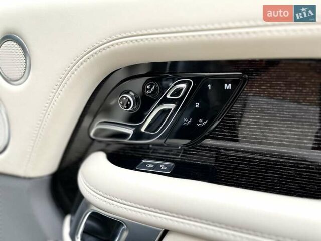 Серый Ленд Ровер Рендж Ровер, объемом двигателя 4.37 л и пробегом 48 тыс. км за 95000 $, фото 40 на Automoto.ua