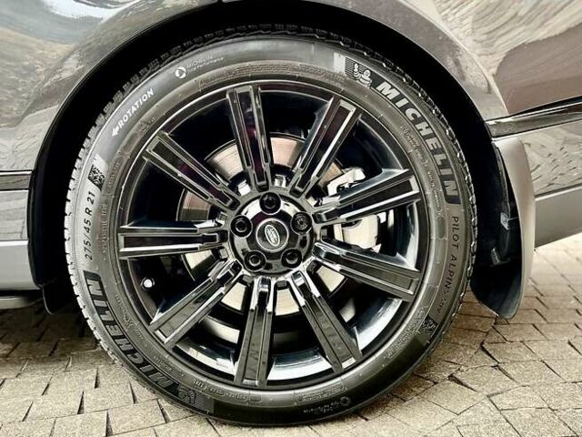 Серый Ленд Ровер Рендж Ровер, объемом двигателя 4.37 л и пробегом 48 тыс. км за 95000 $, фото 17 на Automoto.ua