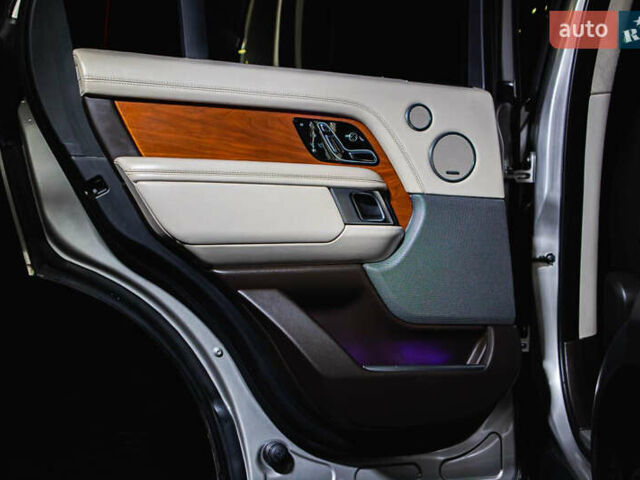 Сірий Ленд Ровер Рендж Ровер, об'ємом двигуна 4.4 л та пробігом 110 тис. км за 78800 $, фото 32 на Automoto.ua