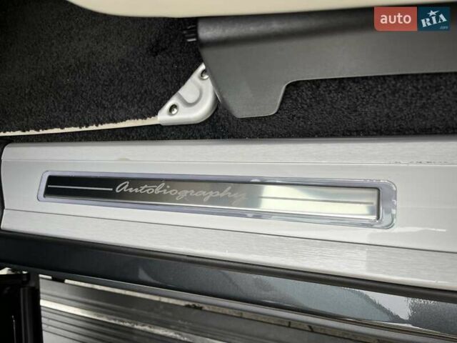 Серый Ленд Ровер Рендж Ровер, объемом двигателя 4.37 л и пробегом 48 тыс. км за 95000 $, фото 35 на Automoto.ua