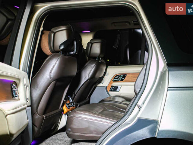 Сірий Ленд Ровер Рендж Ровер, об'ємом двигуна 4.4 л та пробігом 110 тис. км за 78800 $, фото 16 на Automoto.ua