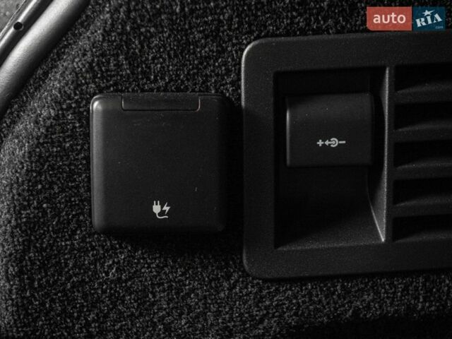 Сірий Ленд Ровер Рендж Ровер, об'ємом двигуна 4.37 л та пробігом 50 тис. км за 79900 $, фото 58 на Automoto.ua