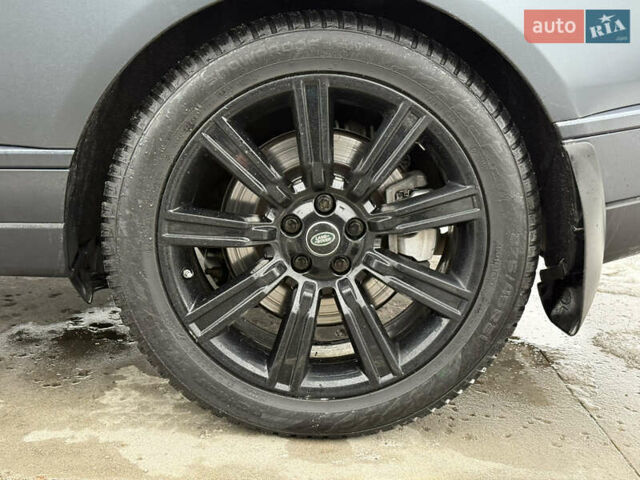 Серый Ленд Ровер Рендж Ровер, объемом двигателя 4.4 л и пробегом 183 тыс. км за 64000 $, фото 8 на Automoto.ua