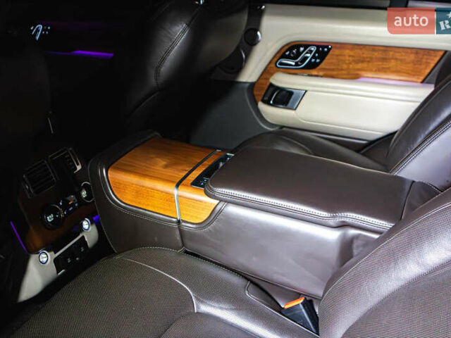 Сірий Ленд Ровер Рендж Ровер, об'ємом двигуна 4.4 л та пробігом 110 тис. км за 78800 $, фото 17 на Automoto.ua