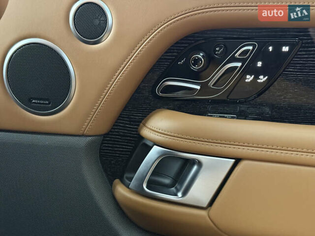 Серый Ленд Ровер Рендж Ровер, объемом двигателя 4.4 л и пробегом 183 тыс. км за 64000 $, фото 19 на Automoto.ua