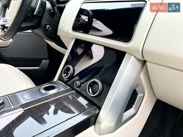 Серый Ленд Ровер Рендж Ровер, объемом двигателя 4.37 л и пробегом 48 тыс. км за 95000 $, фото 46 на Automoto.ua