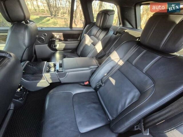 Сірий Ленд Ровер Рендж Ровер, об'ємом двигуна 4.37 л та пробігом 255 тис. км за 70000 $, фото 27 на Automoto.ua
